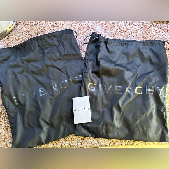 Givenchy Sneakers - Picture 8 of 9